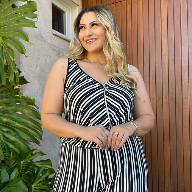Macacão listrado deals plus size